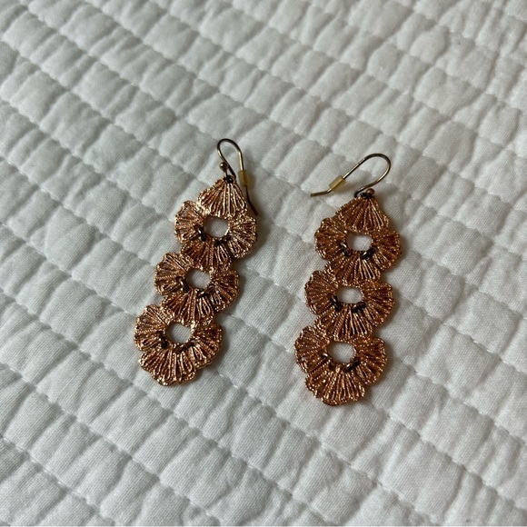Stella and Dot rose gold dangling lace earring - Picture 3 of 3